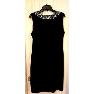 Calvin Klein Women's Black Sleeveless Short Sheath Cocktail Dress Size 10